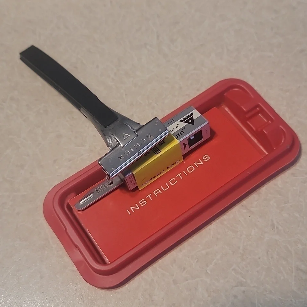 SCHICK Vintage Ejector 1950's 1960's Razor